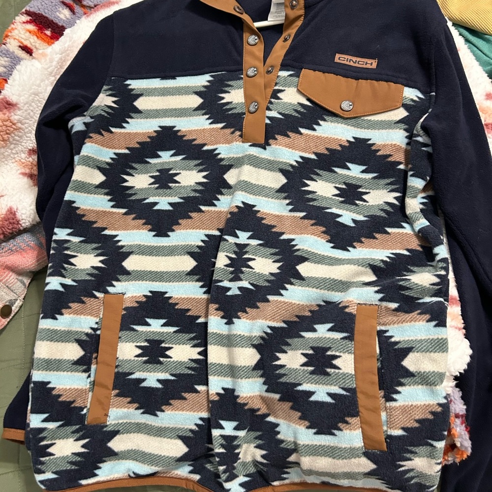 Cinch Aztec print pullover